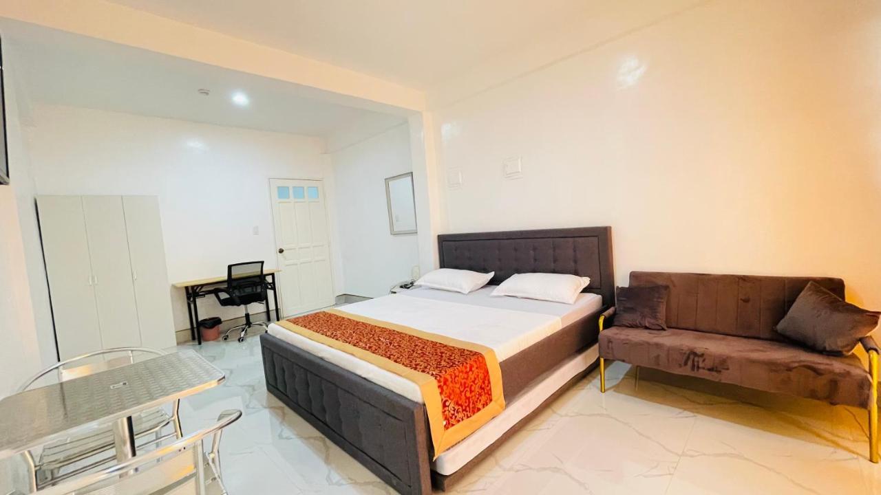 Legends Hotel & Restaurant - Lemery And Taal Bagian luar foto
