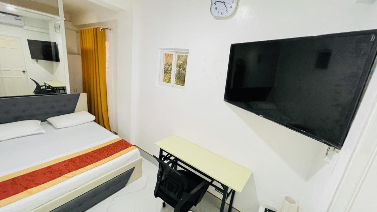 Legends Hotel & Restaurant - Lemery And Taal Bagian luar foto