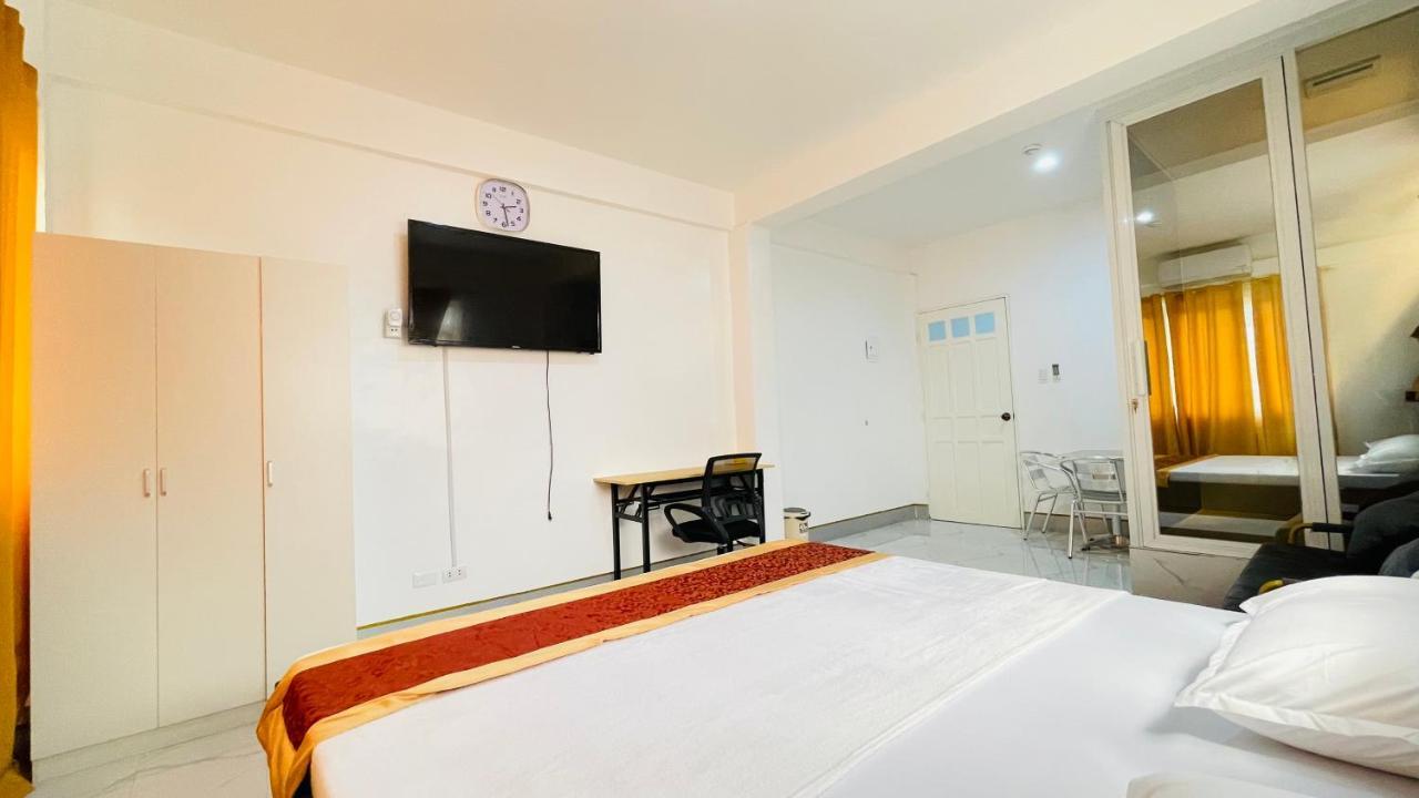 Legends Hotel & Restaurant - Lemery And Taal Bagian luar foto