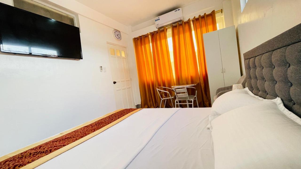 Legends Hotel & Restaurant - Lemery And Taal Bagian luar foto
