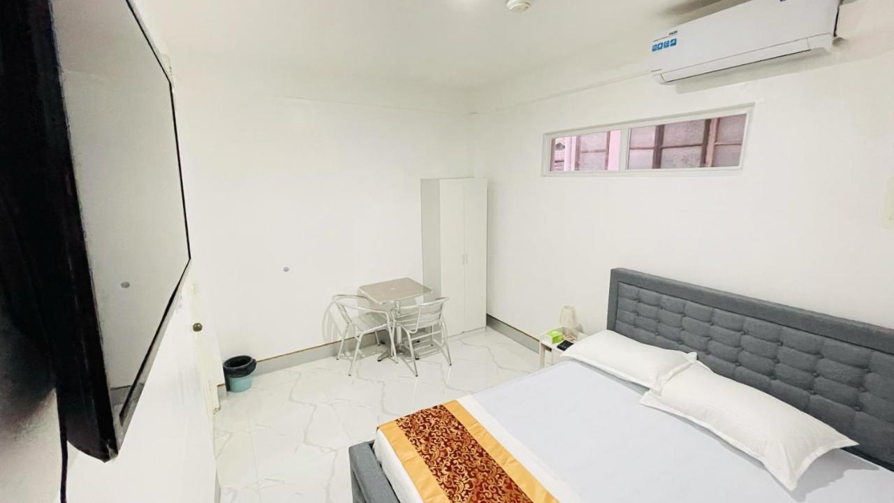 Legends Hotel & Restaurant - Lemery And Taal Bagian luar foto