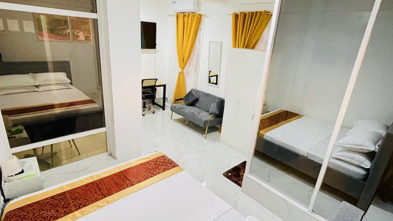 Legends Hotel & Restaurant - Lemery And Taal Bagian luar foto