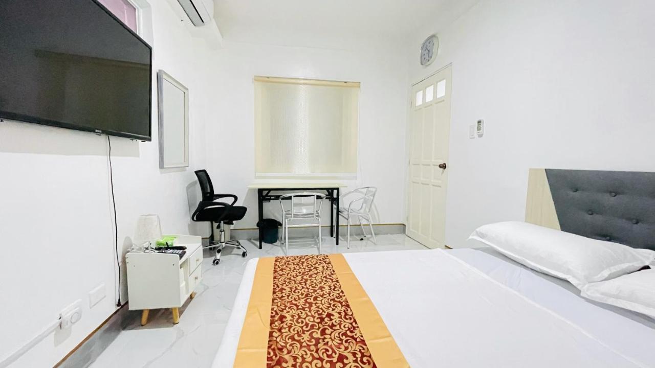 Legends Hotel & Restaurant - Lemery And Taal Bagian luar foto