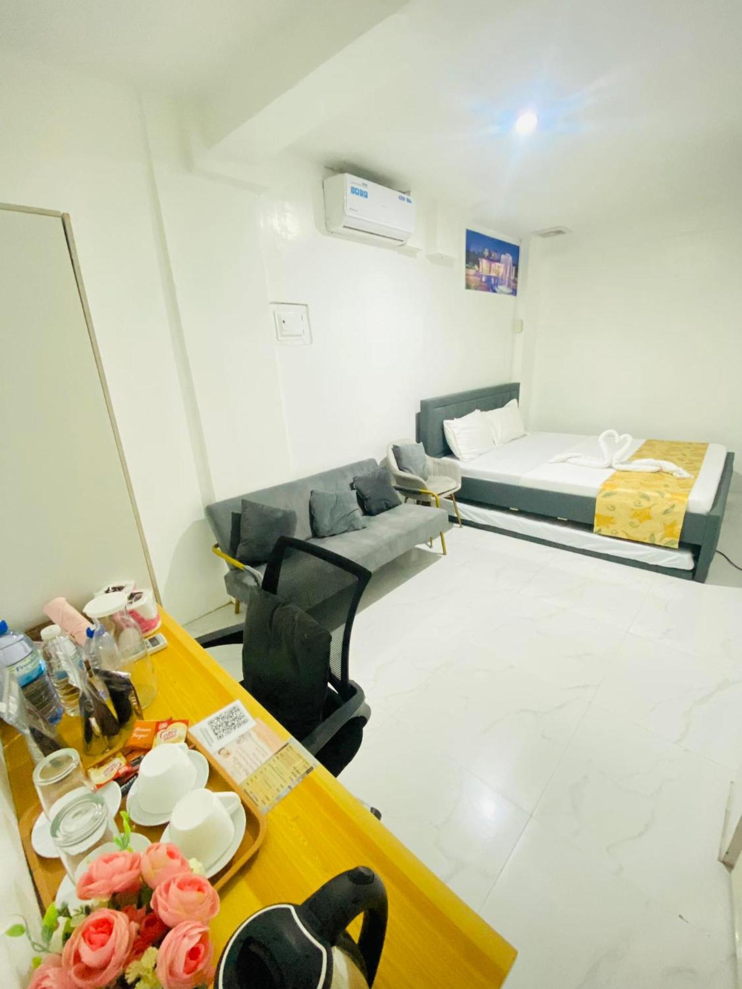 Legends Hotel & Restaurant - Lemery And Taal Bagian luar foto