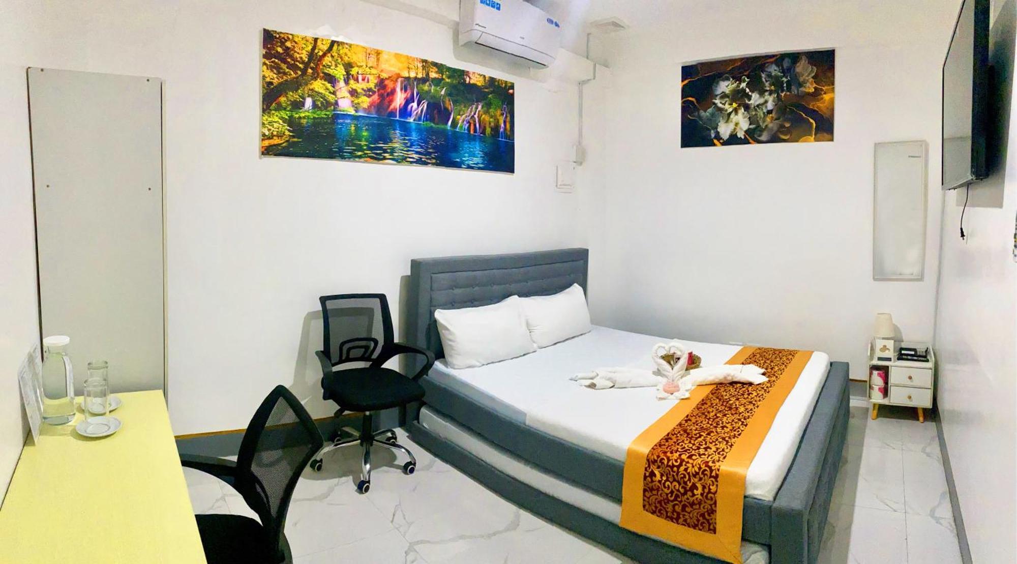 Legends Hotel & Restaurant - Lemery And Taal Bagian luar foto