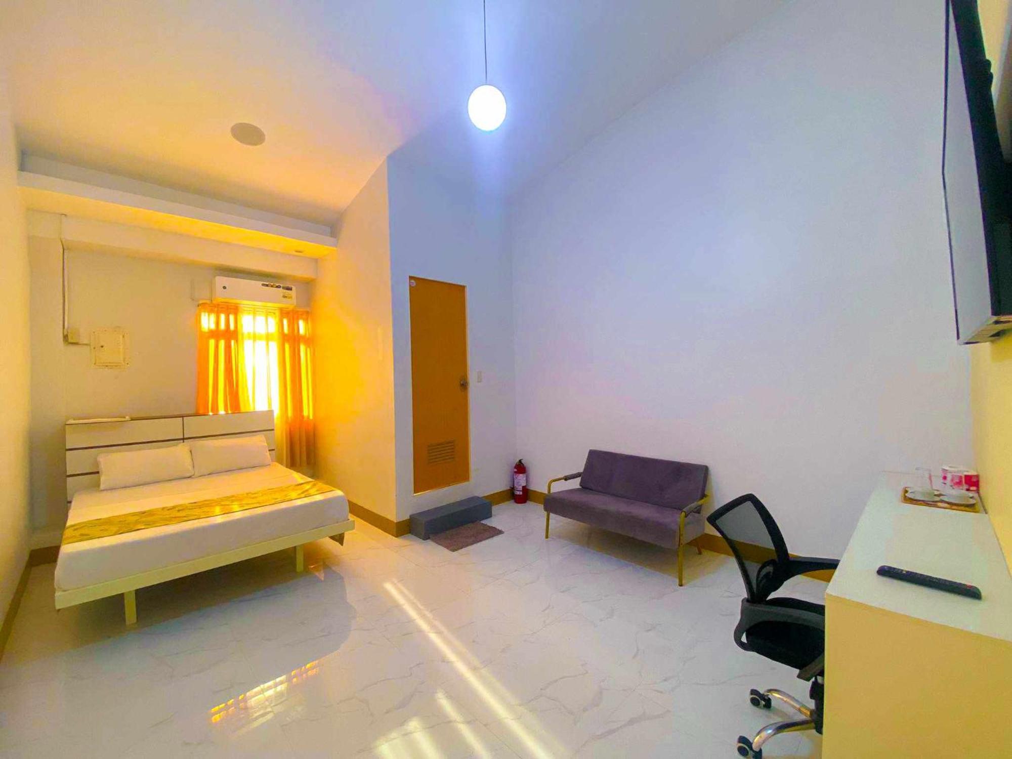 Legends Hotel & Restaurant - Lemery And Taal Bagian luar foto