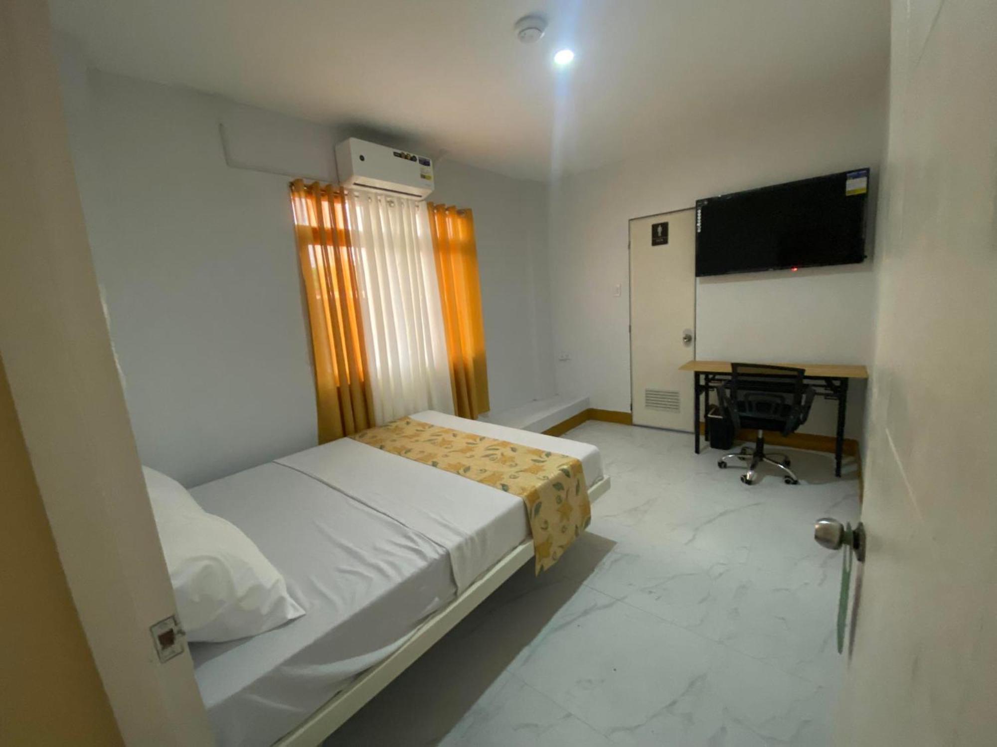 Legends Hotel & Restaurant - Lemery And Taal Bagian luar foto